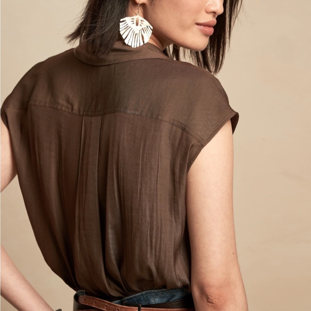 Banana Republic resort shirt
